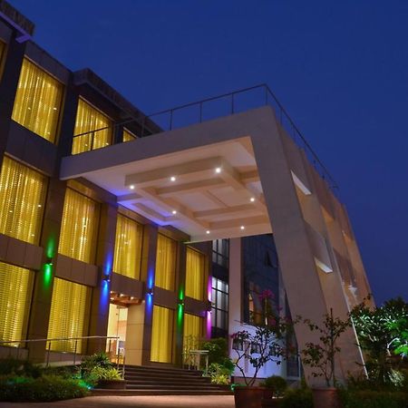 Club Emerald Mumbai Dış mekan fotoğraf