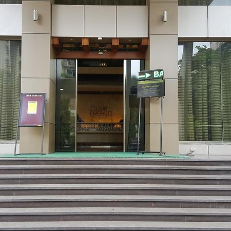 Club Emerald Mumbai Dış mekan fotoğraf
