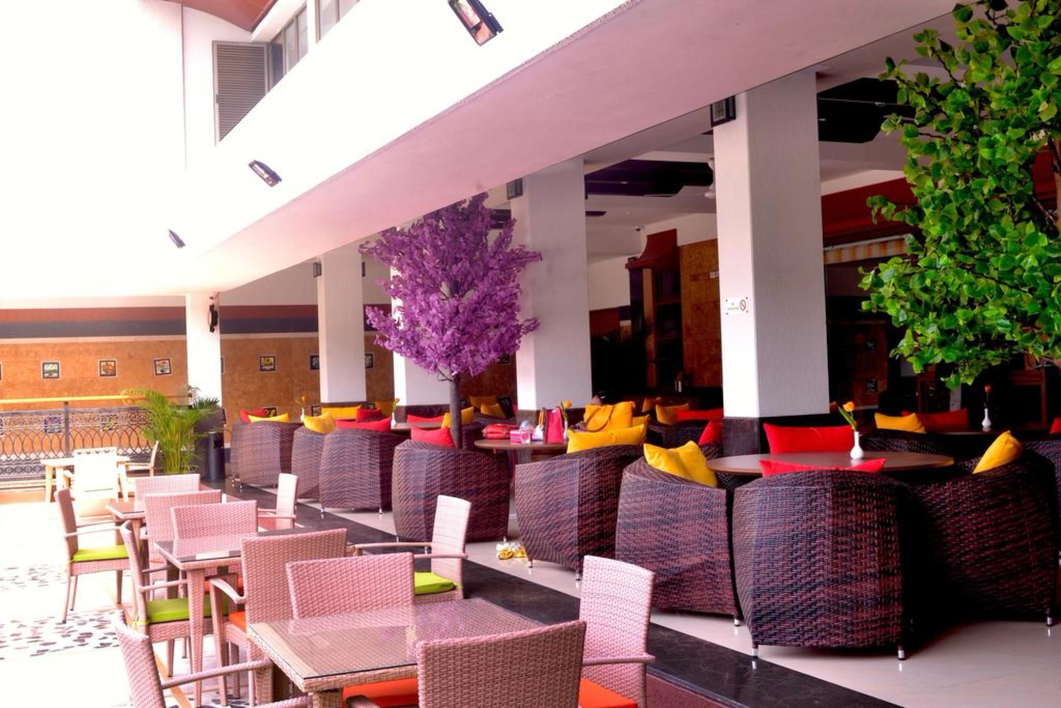 Club Emerald Mumbai Dış mekan fotoğraf